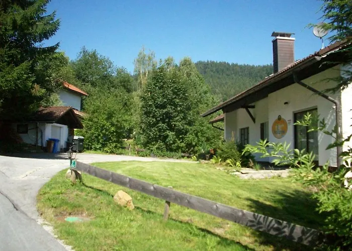 Πανσιόν Zum Fliegenden Hollander 2*